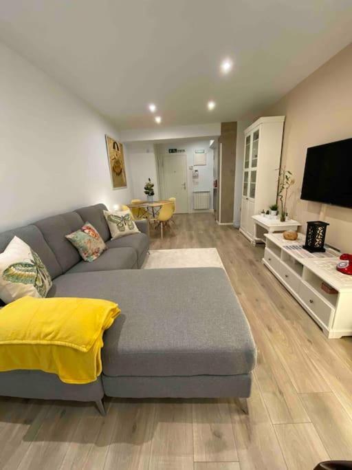 Apartamento A 100Metros De La Playa De San Lorenzo 기욘 외부 사진